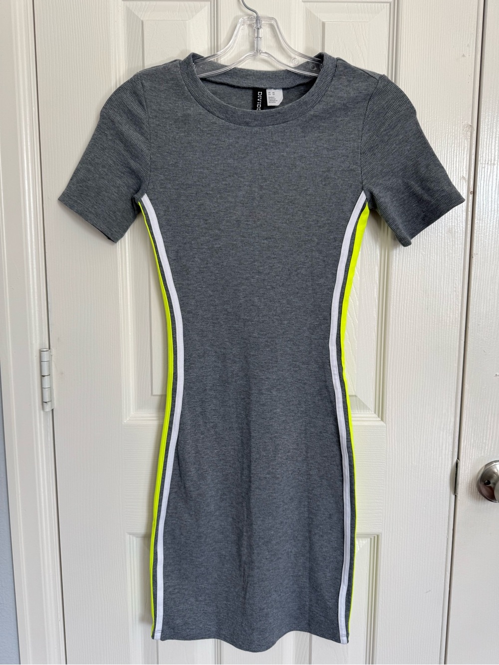 H&M Divided Gray Short Sleeve Bodycon Skater Dress